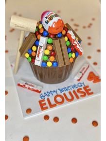 Kinder Surprise Smashcake